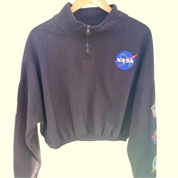Chemistry cropped sweatshirt, size XL, elasticized bottom, NASA themed, neck zip - Picture 4 of 4